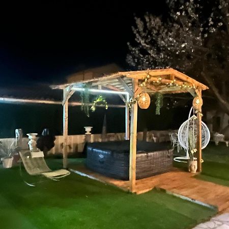 Charmant Studio A Uchaud Exterior foto